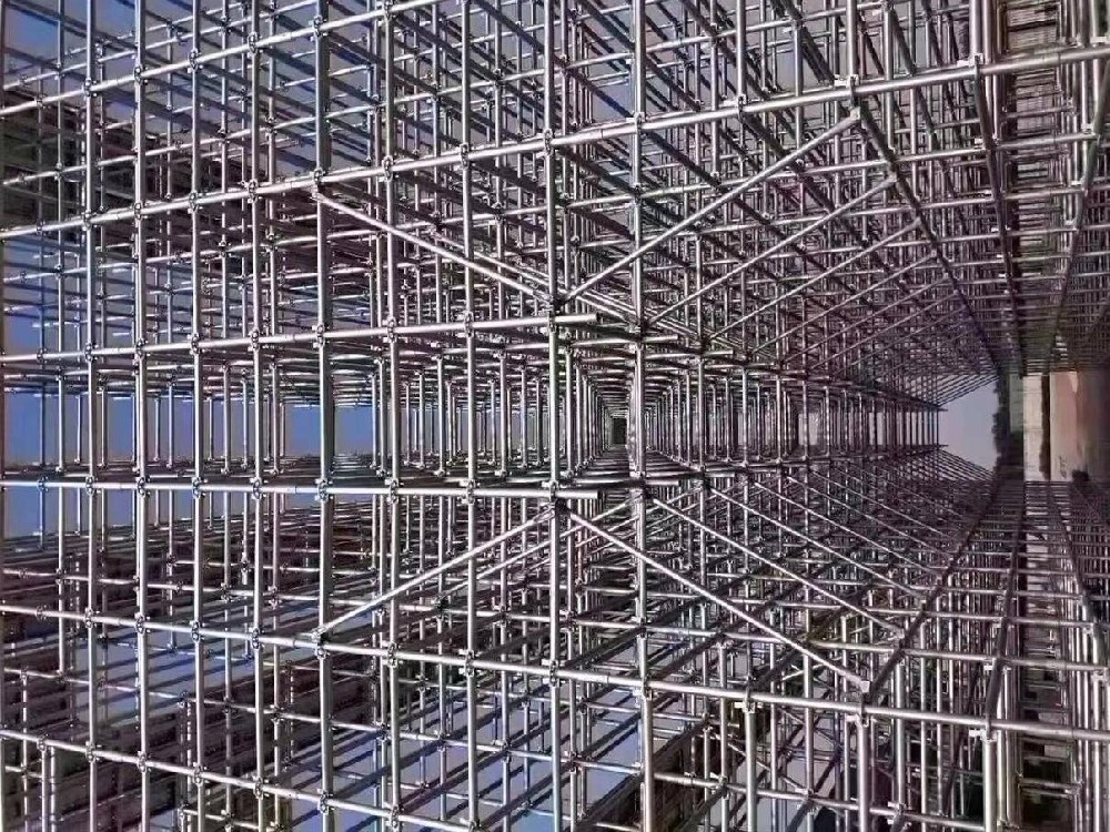 鐵質(zhì)煥新之選：醇酸專用汽車漆的卓越應(yīng)用與優(yōu)勢(shì)