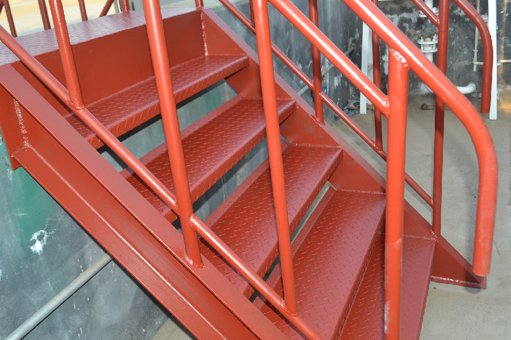 鐵的煥新守護者：醇酸調和漆，打造持久防護之美