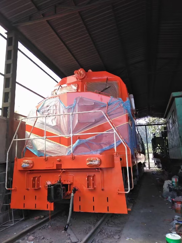 鐵路軌道煥新顏：醇酸面漆打造安全高效運行新篇章