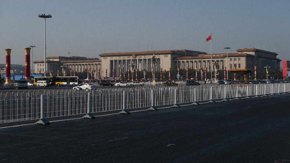 金屬護欄，晨虹守護：專為金屬護欄刷新維護打造的醇酸調和漆