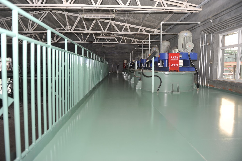 瓷磚維護新選擇，醇酸清漆守護家居美感